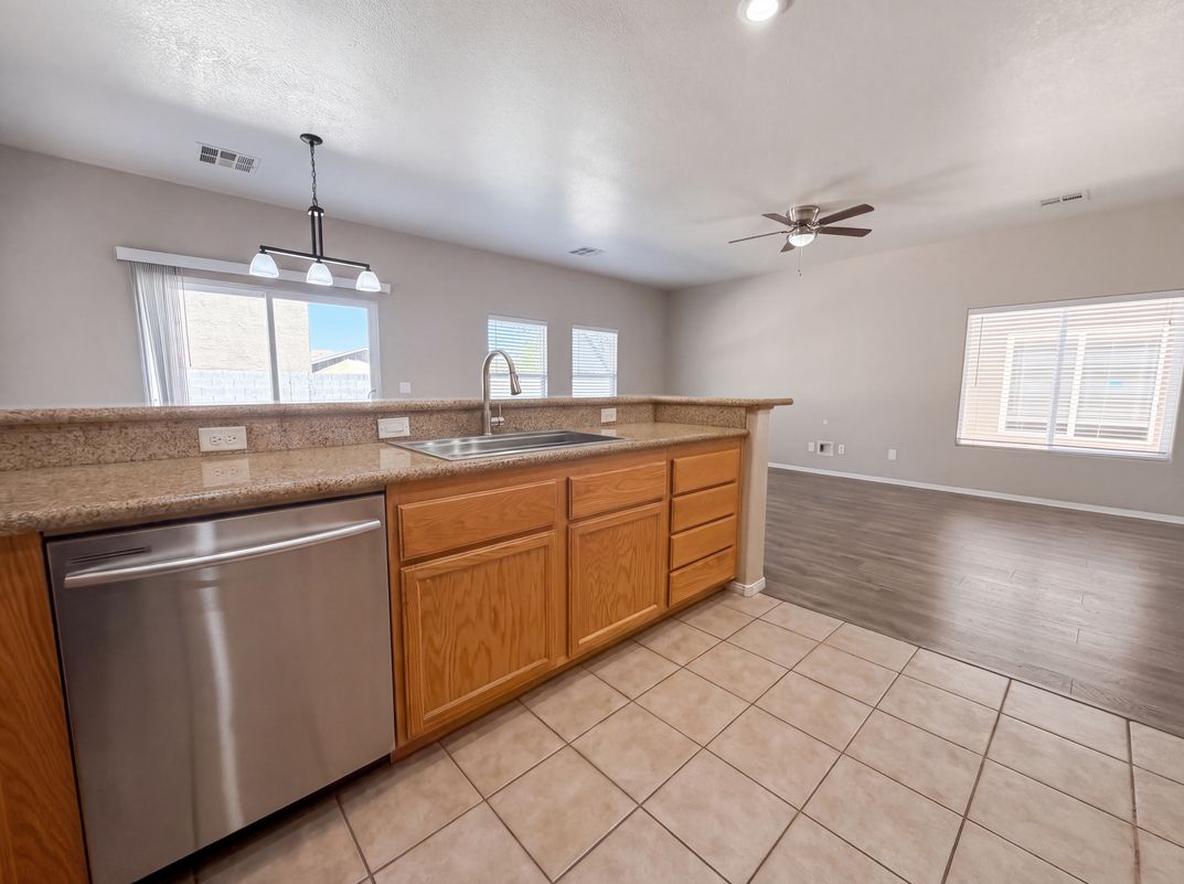 Photo 11 of 25 of 4560 Sunflower Ave, Las Vegas, NV
