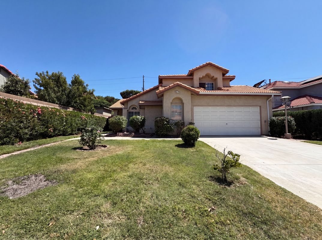 Property photo 1 of 1138 Encantadora Ln