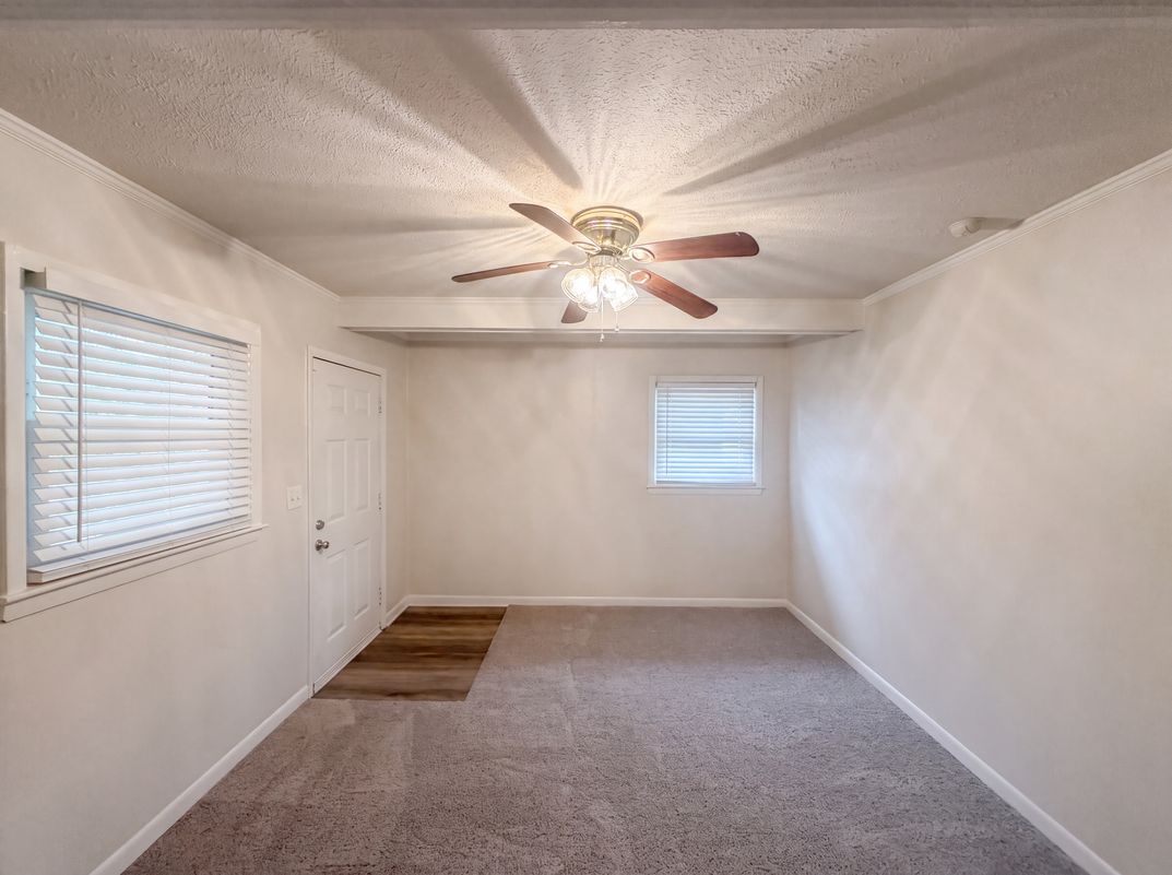 Photo 3 of 16 of 608 E Morehead St, Reidsville, NC