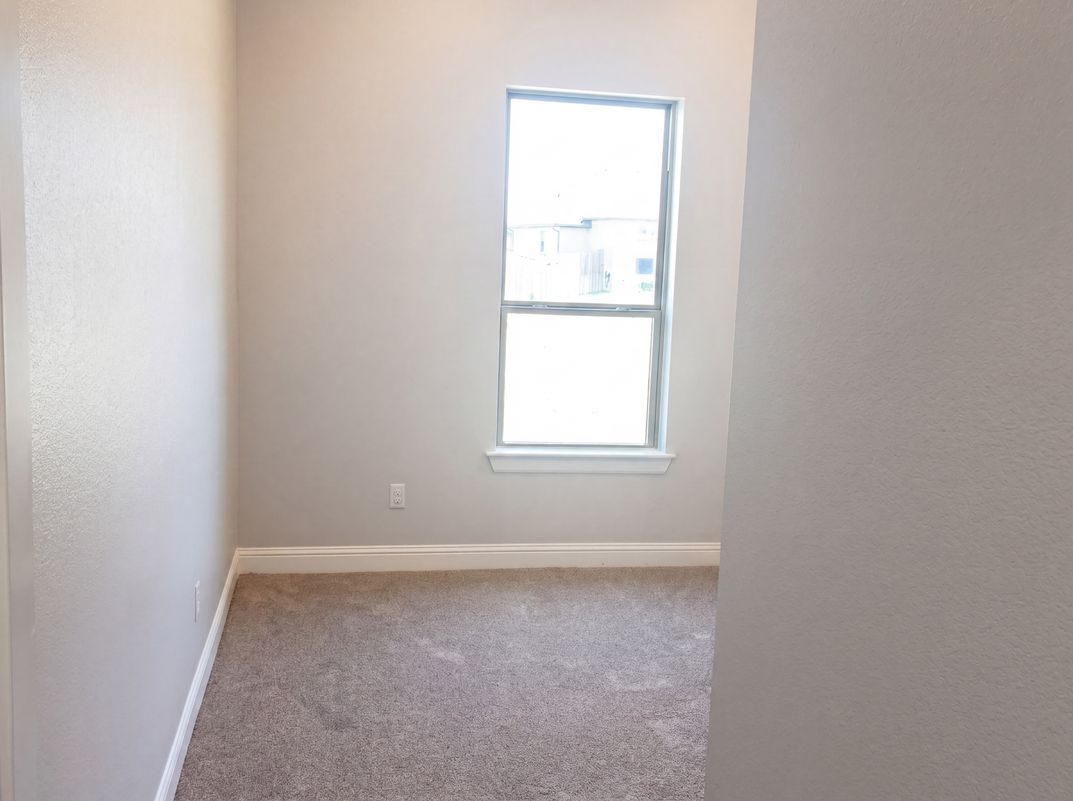 Photo 13 of 16 of 7253 Medio Crk, Tyler, TX