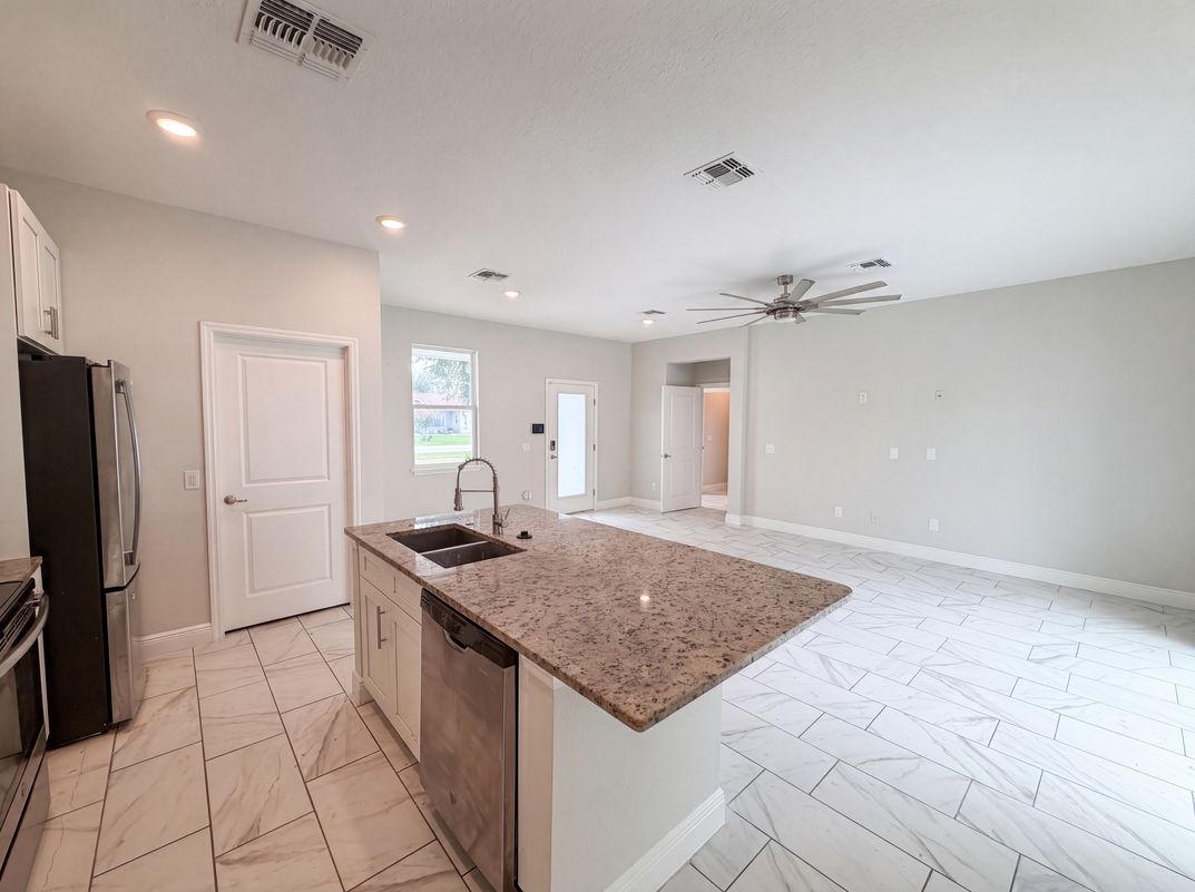 Property photo 2 of 1140 Bancroft St