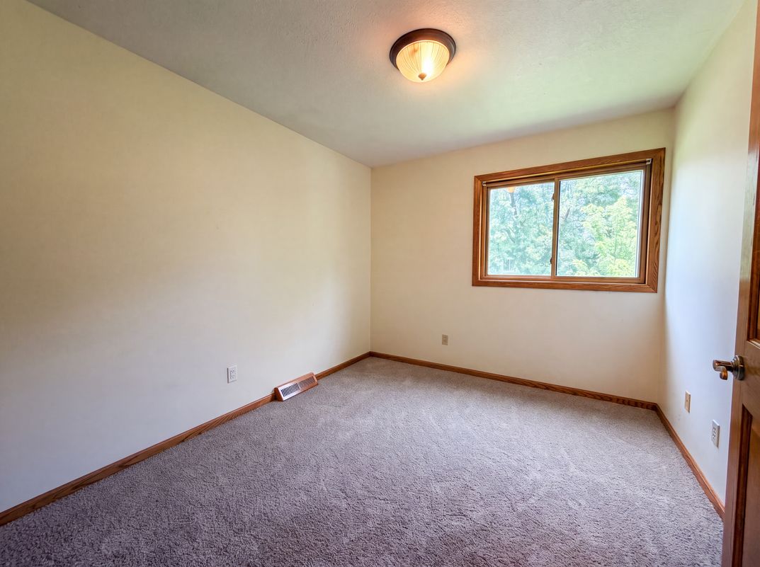 Photo 16 of 22 of 18216 Empire Trl, Farmington, MN