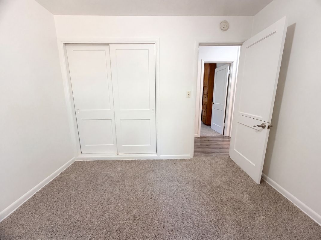 Photo 4 of 16 of 4219 SE Ellis St, Portland, OR