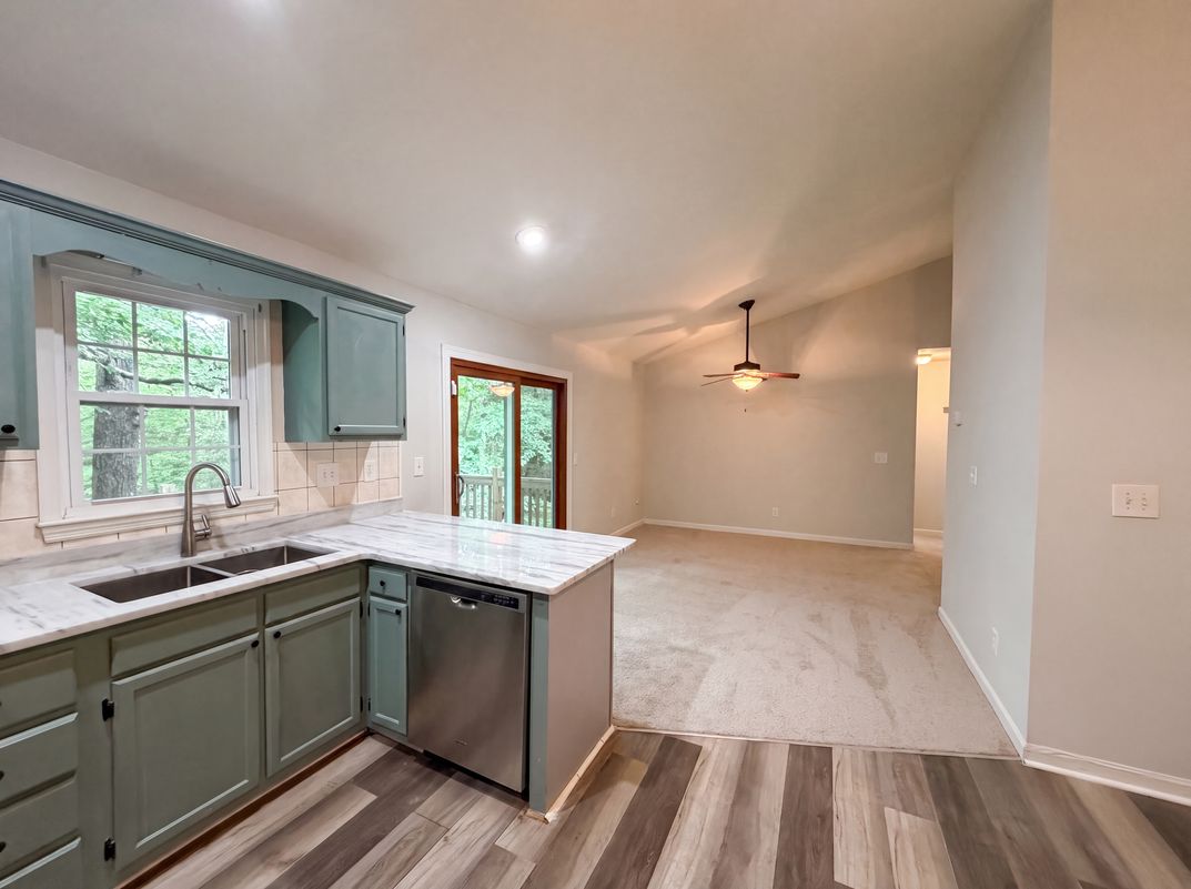 Photo 7 of 17 of 7816 Foxwood Dr, Raleigh, NC