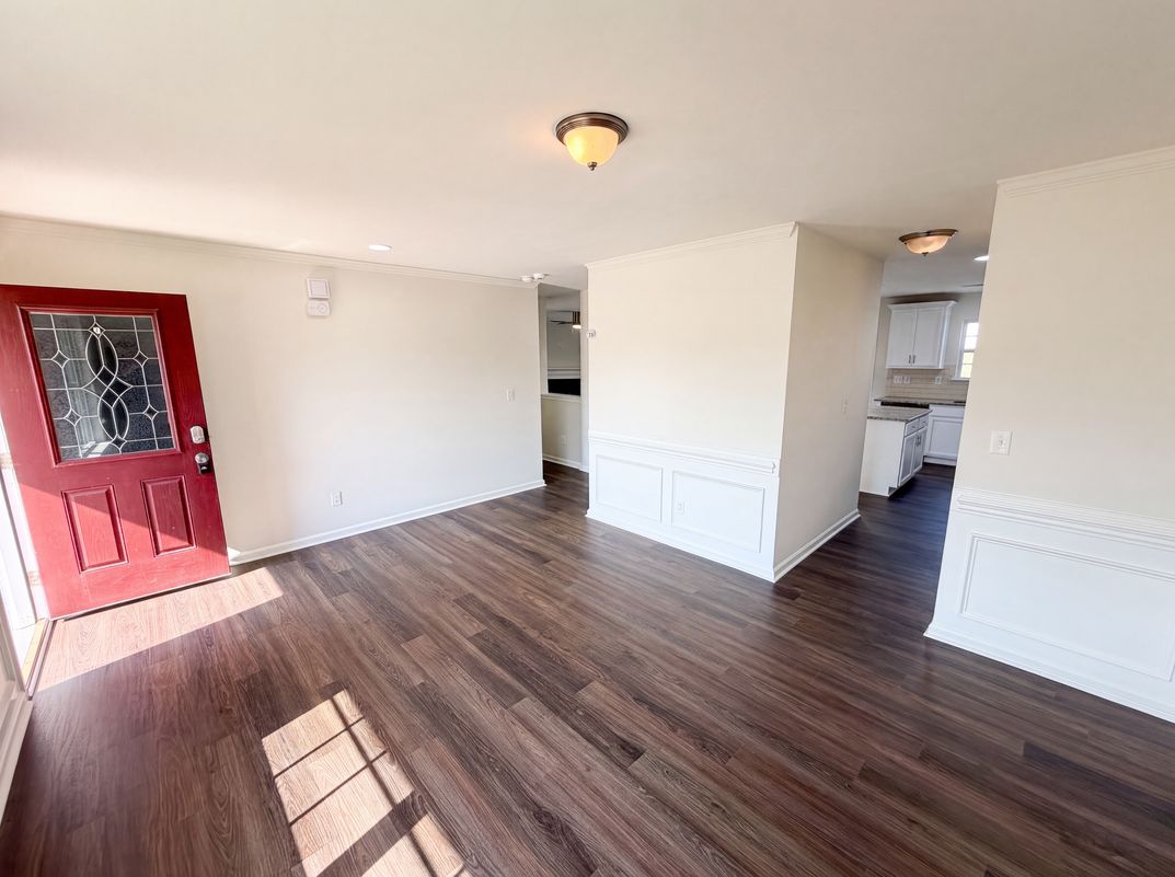 Photo 6 of 26 of 9833 Wardley Dr, Charlotte, NC