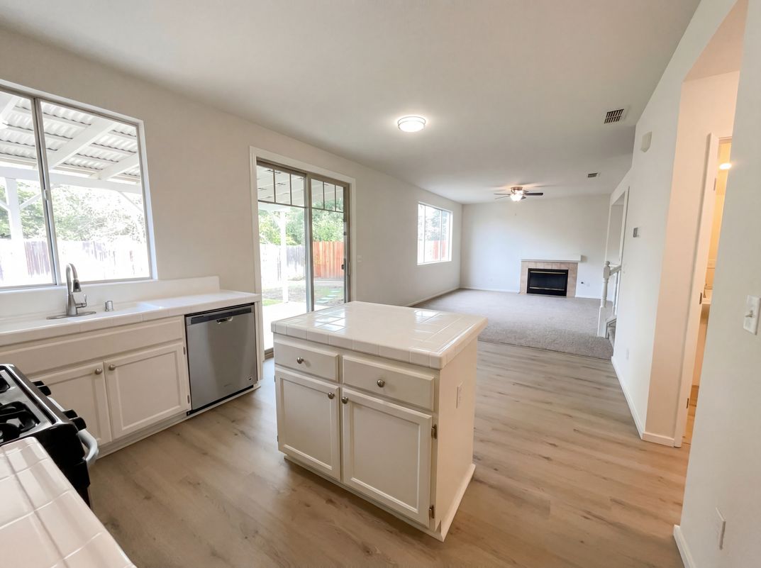 Photo 13 of 30 of 2262 Railway Cir, Gold River, CA