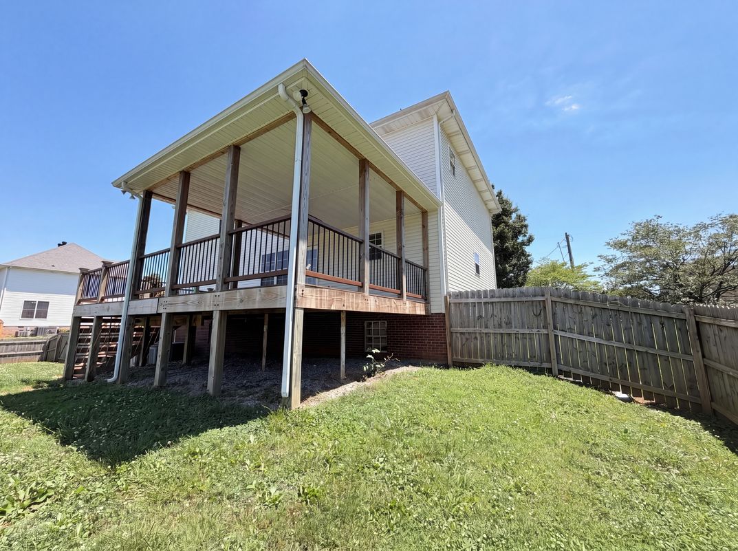 Photo 19 of 24 of 1117 Thornberry Dr, Clarksville, TN