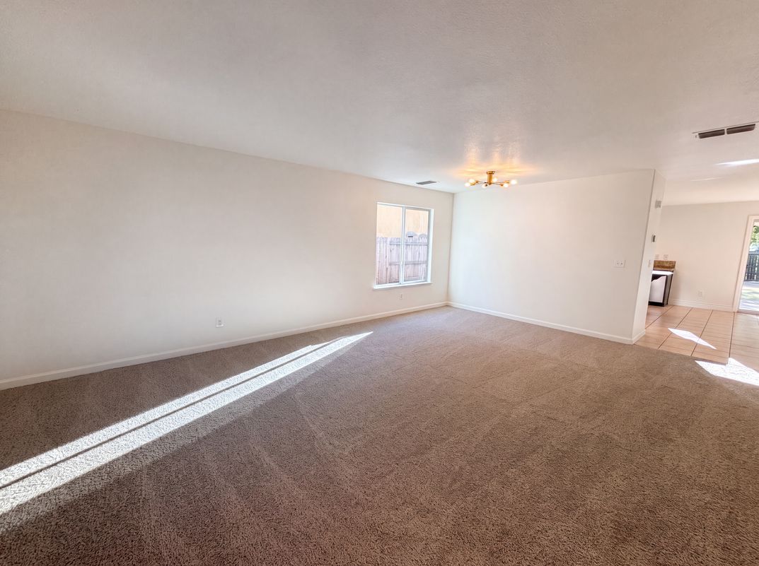 Photo 6 of 26 of 2152 Arnold Dr, Rocklin, CA