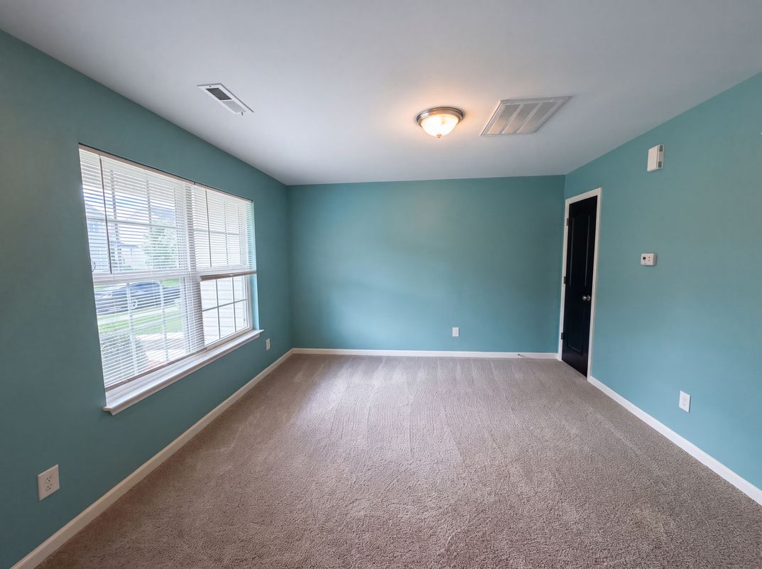 Photo 11 of 20 of 5730 Natick Dr, Charlotte, NC