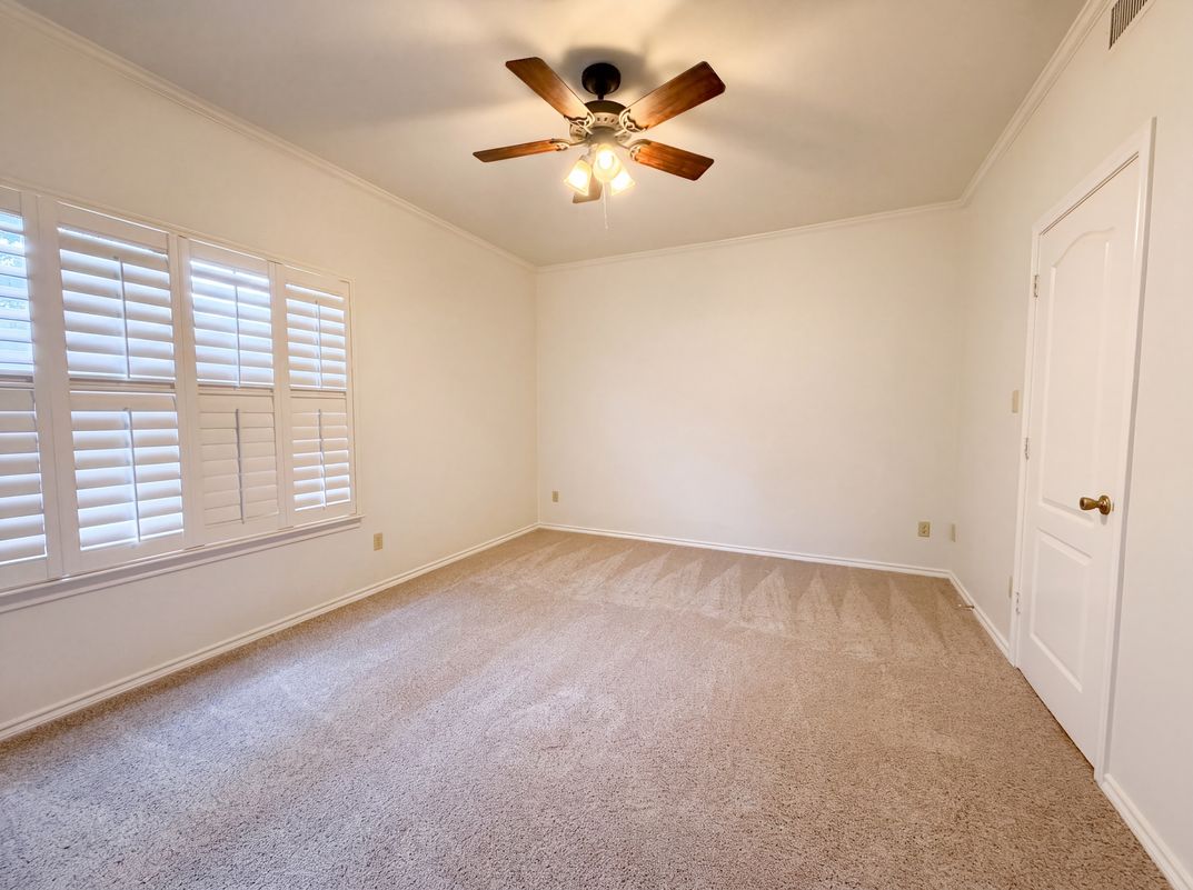 Photo 11 of 23 of 7632 Westwind Dr, Fort Worth, TX