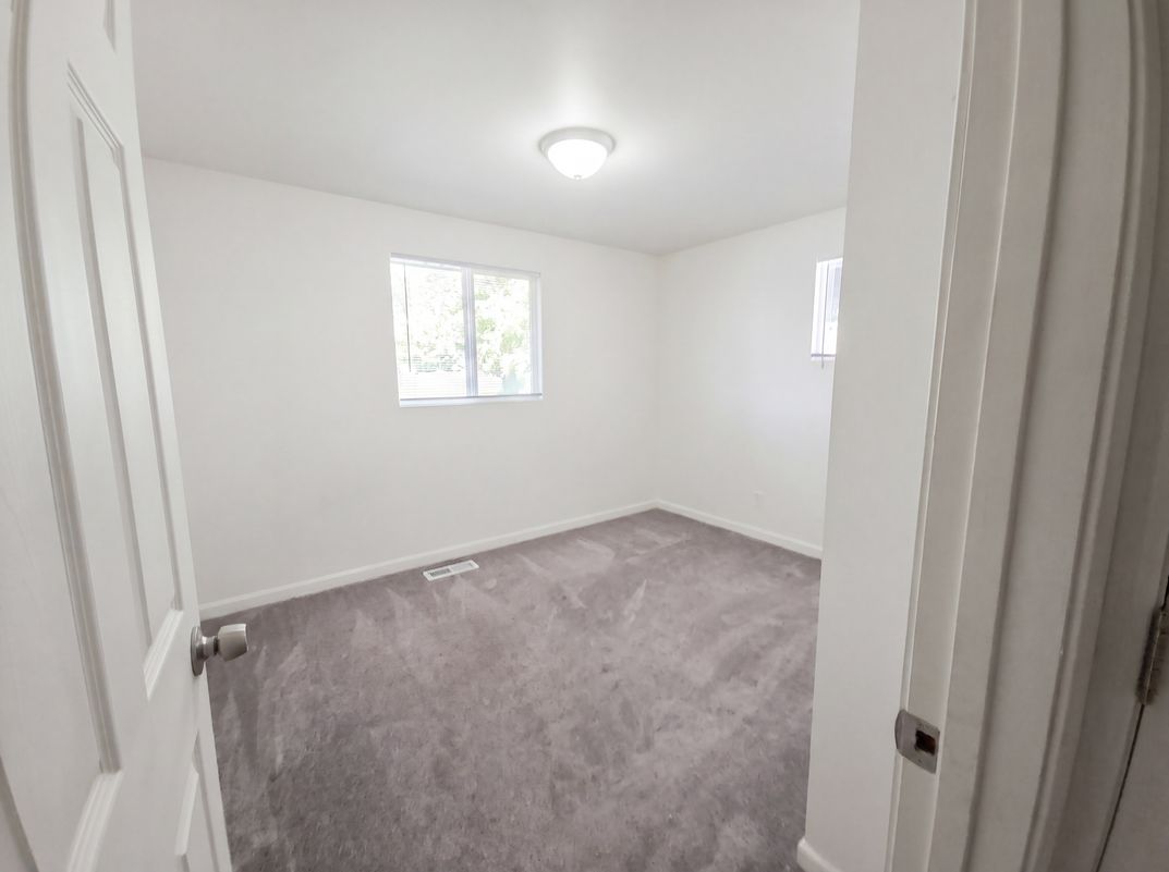 Photo 10 of 16 of 2508 W Francis Ave, Spokane, WA