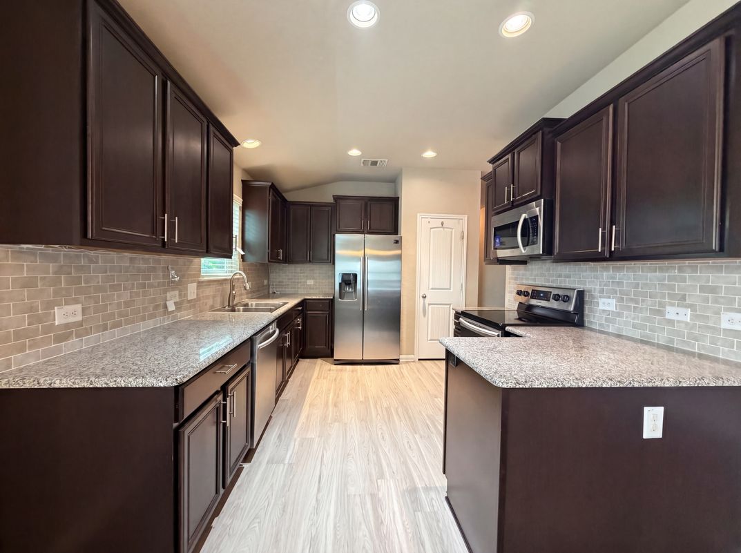 Photo 2 of 16 of 789 Wolfeton Way, New Braunfels, TX