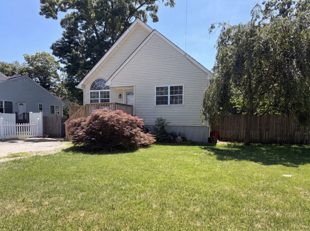 Photo 30 of 36 of 166 Moriches Ave, Mastic, NY