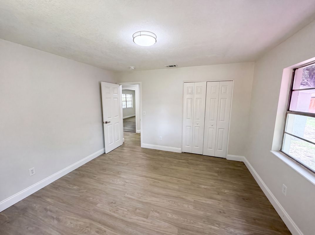 Photo 10 of 23 of 585 Hewett Dr, Orlando, FL