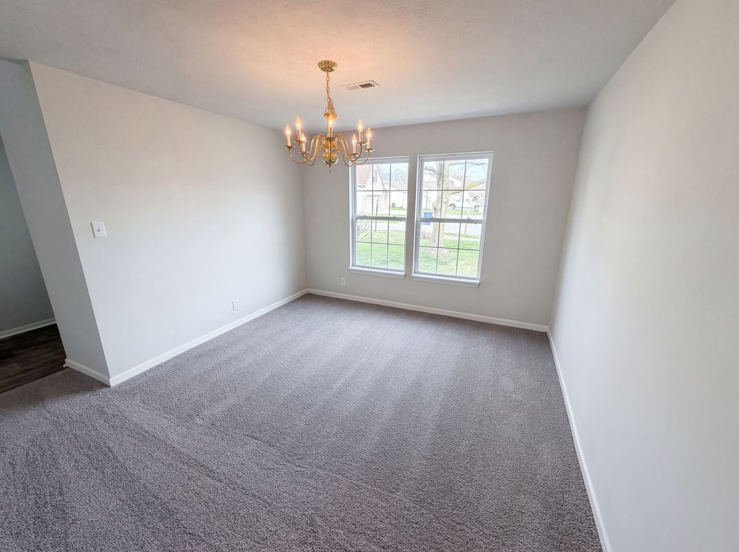 Photo 12 of 31 of 7910 Arvada Pl, Indianapolis, IN
