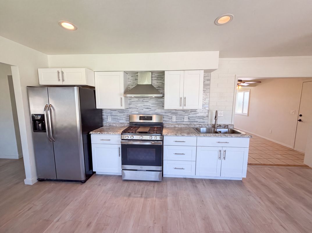 Photo 13 of 22 of 2027 W Corrine Dr, Phoenix, AZ