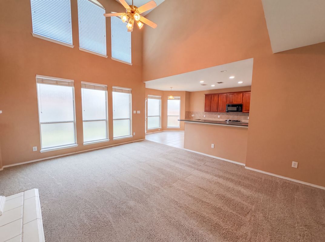 Photo 7 of 22 of 1311 Stanford Dr, Rockwall, TX