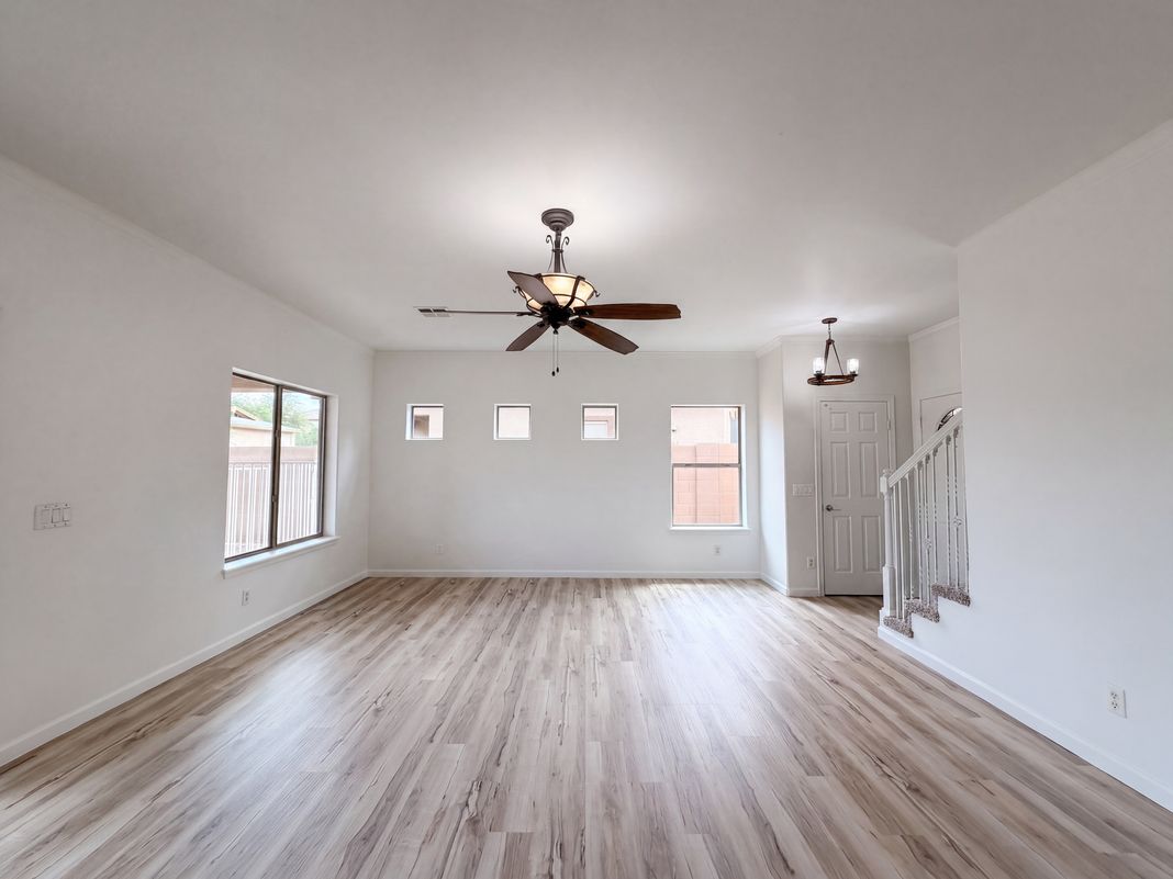 Photo 8 of 31 of 5641 S 10th Dr, Phoenix, AZ