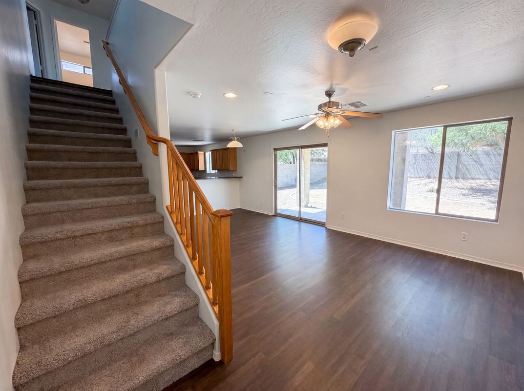 Photo 9 of 27 of 13976 W Port Royale Ln, Surprise, AZ