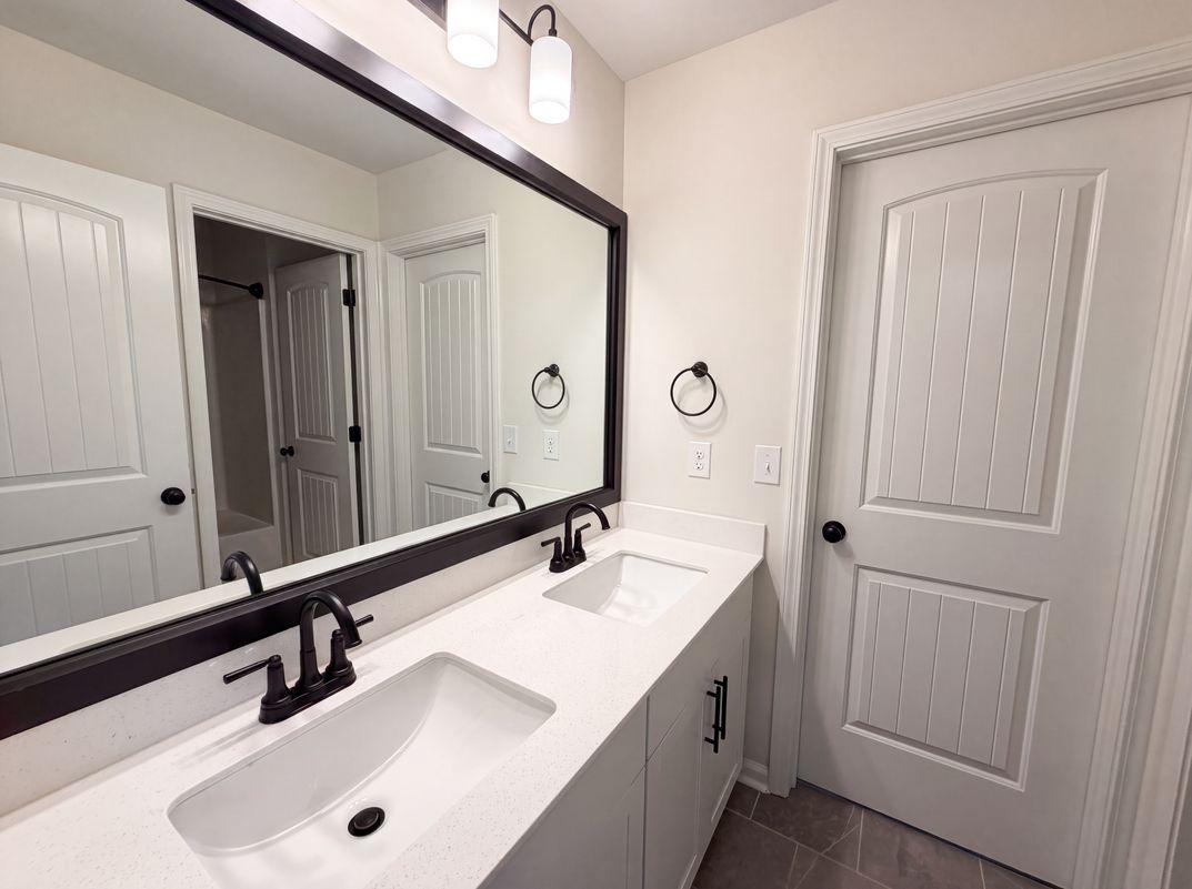 Photo 25 of 37 of 7463 Buckview Ct, Kernersville, NC