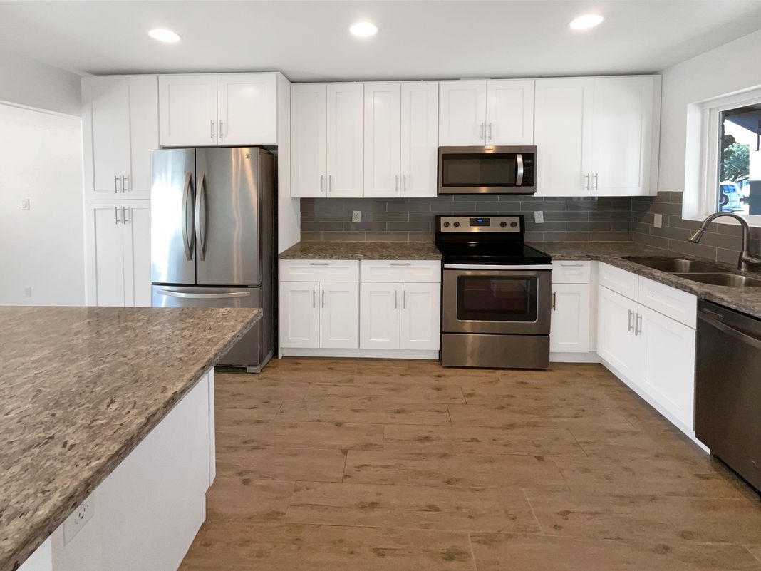 Photo 8 of 28 of 7231 N 23rd Ave, Phoenix, AZ