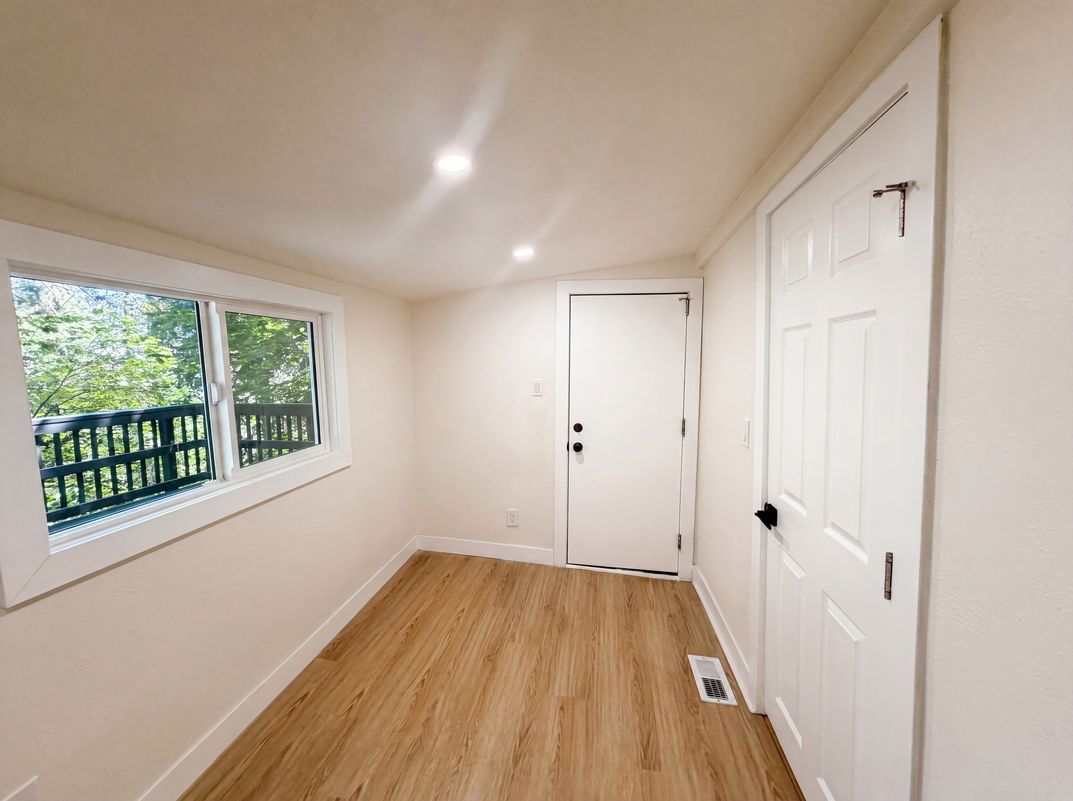 Photo 12 of 24 of 982 Oak Dr, Crestline, CA