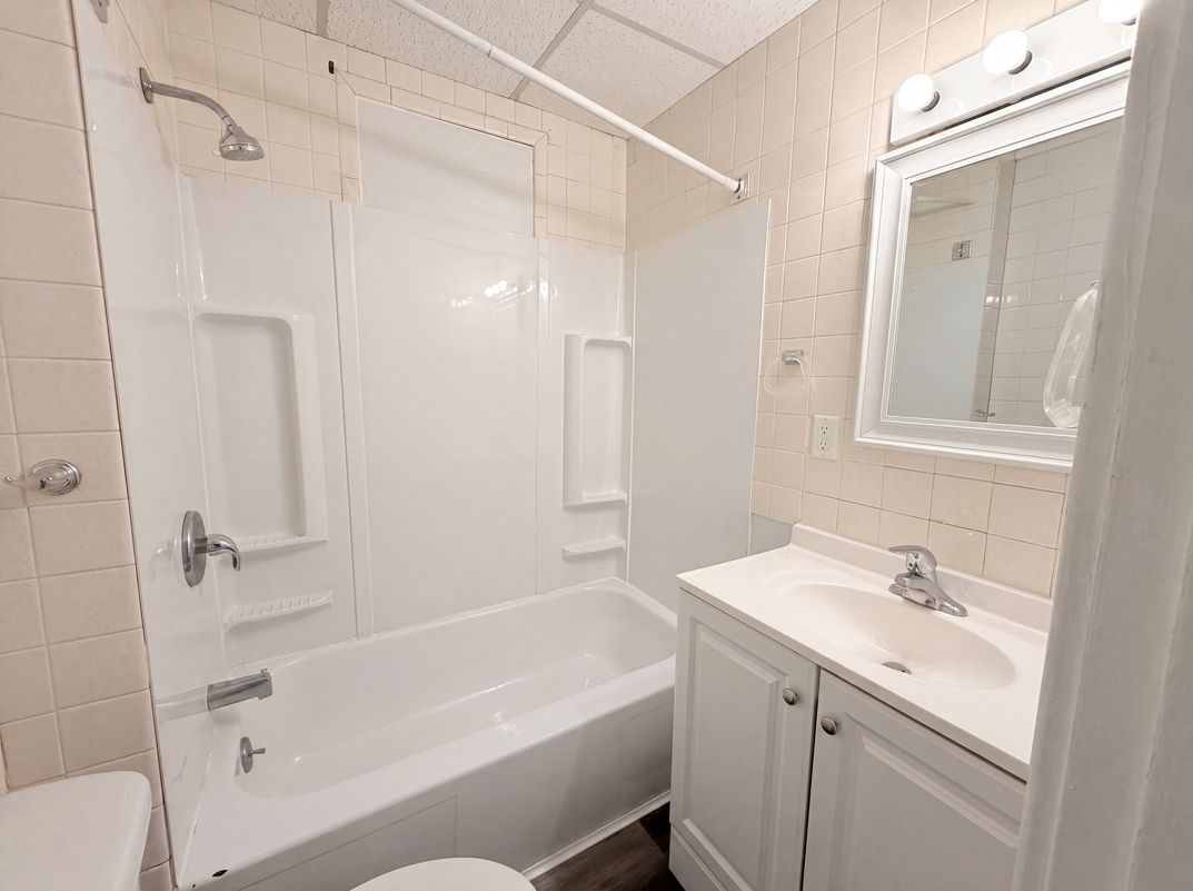 Photo 17 of 23 of 4804 Greenlee Ave, Cincinnati, OH