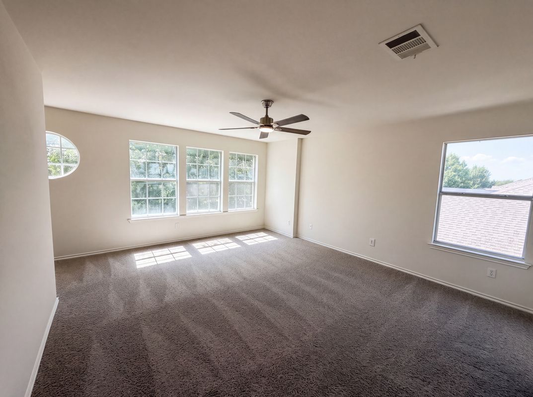 Photo 4 of 20 of 710 Encanto Dr, Leander, TX