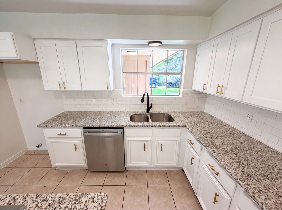 Photo 13 of 23 of 719 Equinox St, Crosby, TX