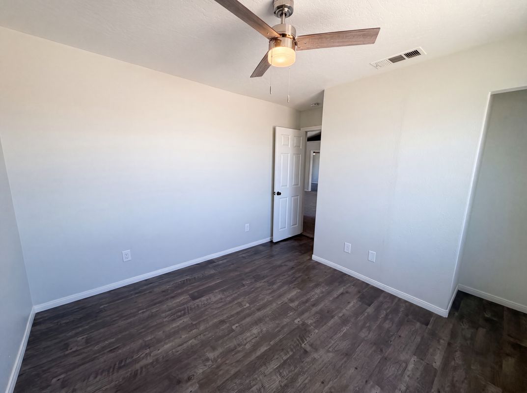 Photo 17 of 28 of 13185 Great Falls Ave, Victorville, CA