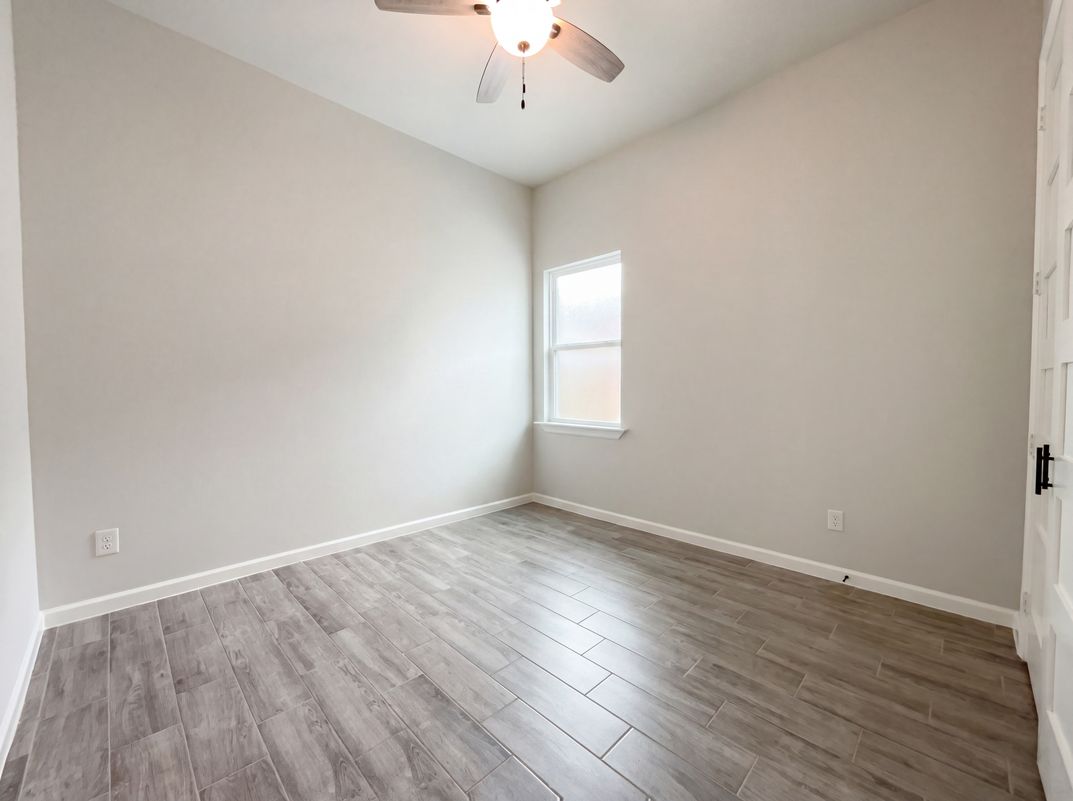 Photo 11 of 16 of 40402 Mostyn Dr, Magnolia, TX