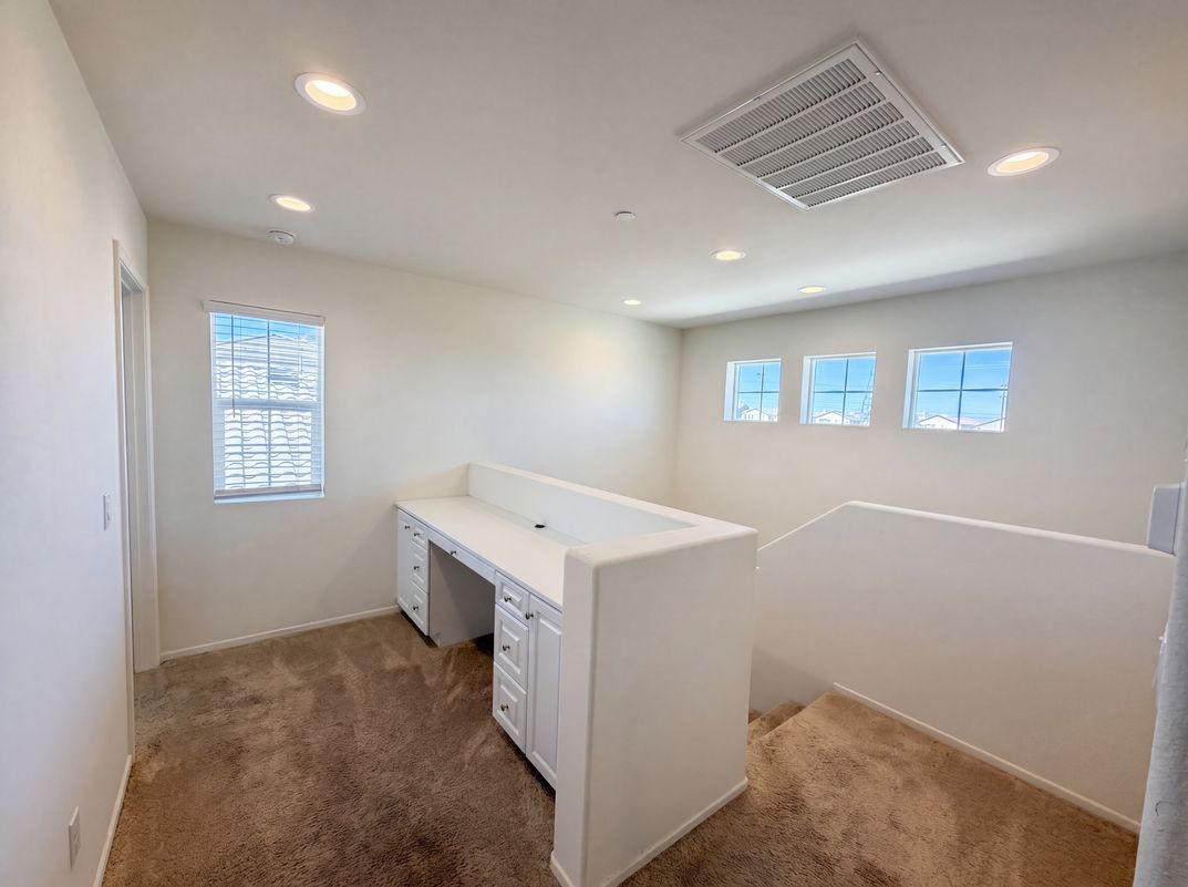 Photo 10 of 34 of 15110 Paseo Verde Pl, Victorville, CA
