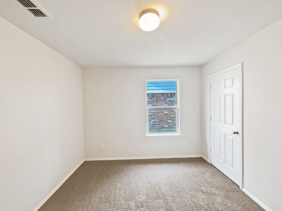 Photo 5 of 19 of 1409 Rivers Creek Ln, Little Elm, TX