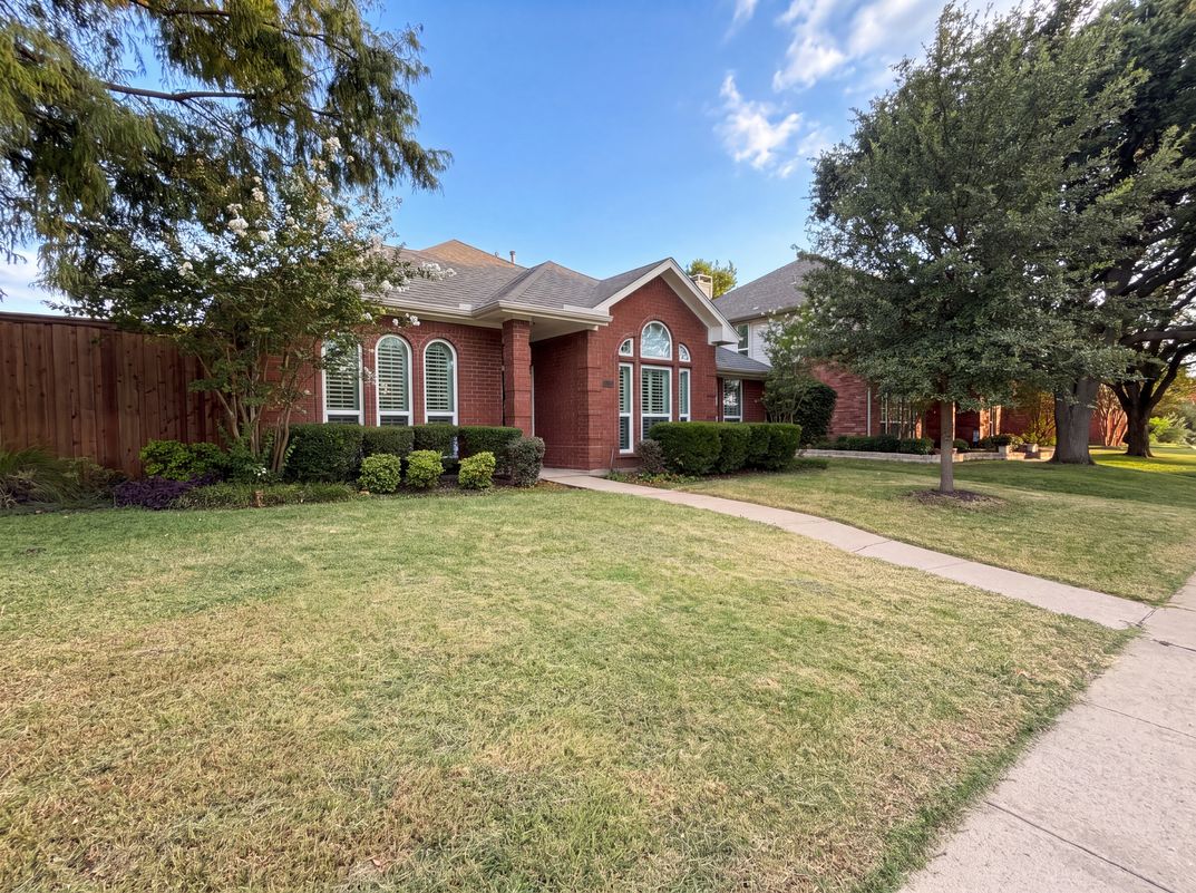 Photo 15 of 18 of 1416 Willow Wood Dr, Carrollton, TX