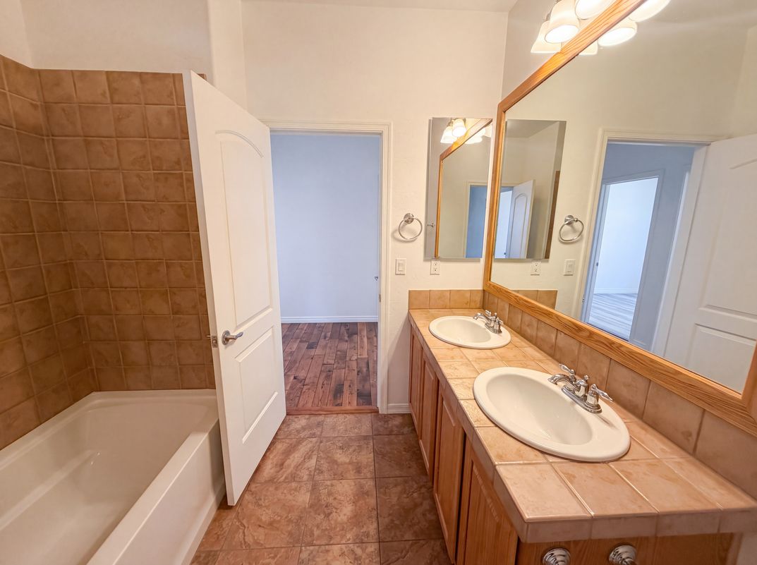 Photo 12 of 22 of 27348 N 90th Ln, Peoria, AZ