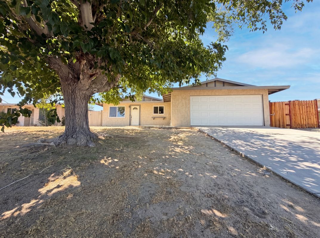 Property photo 1 of 15929 La Verida Dr