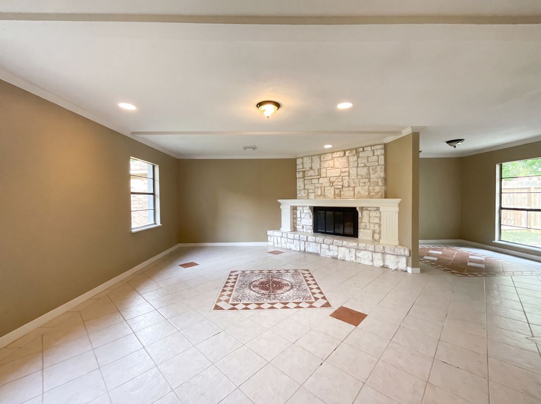 Property photo 3 of 22831 Millgate Dr