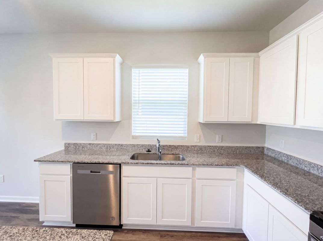 Photo 8 of 19 of 616 Fisher Ln, Summerville, SC