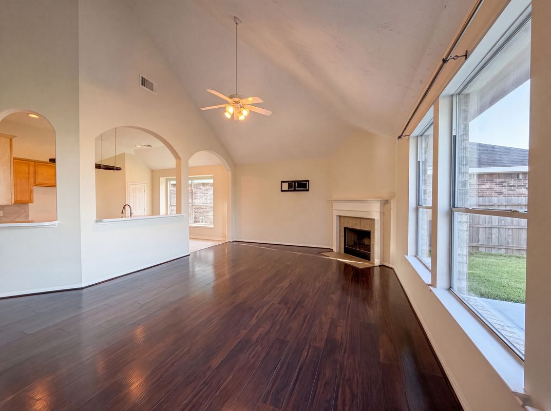 Photo 8 of 22 of 7914 Ingle Oak Dr, Houston, TX