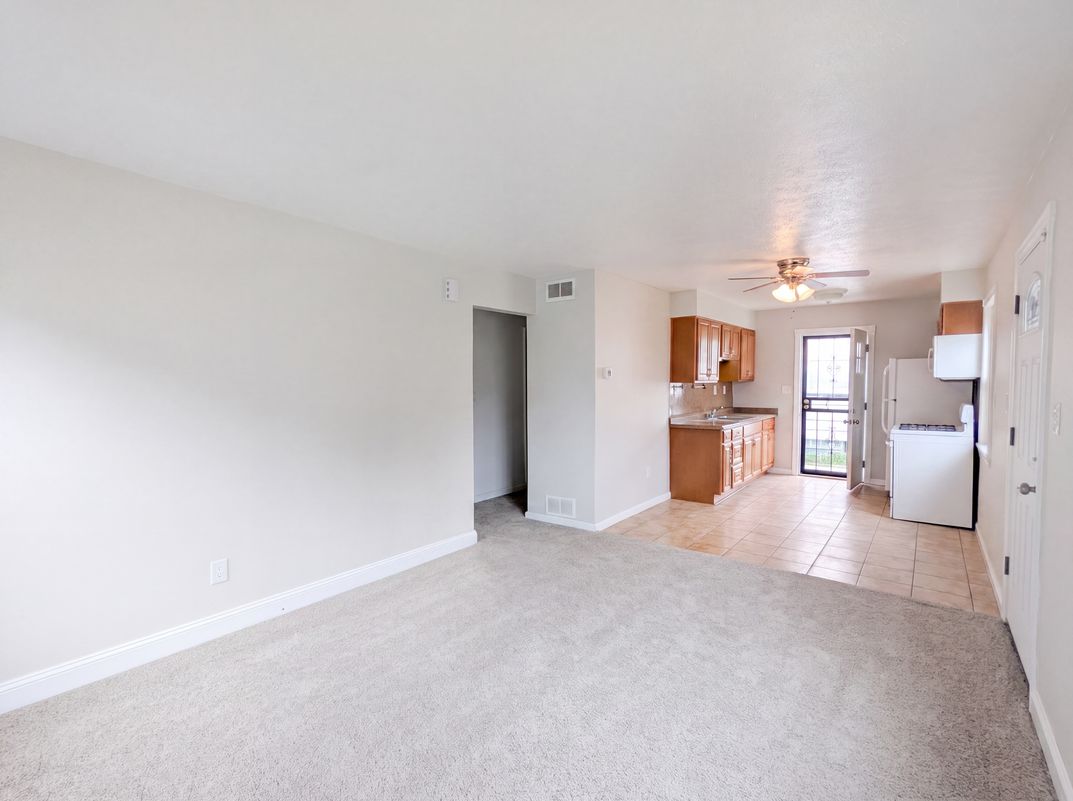 Photo 6 of 19 of 12722 Emery Ave, Cleveland, OH
