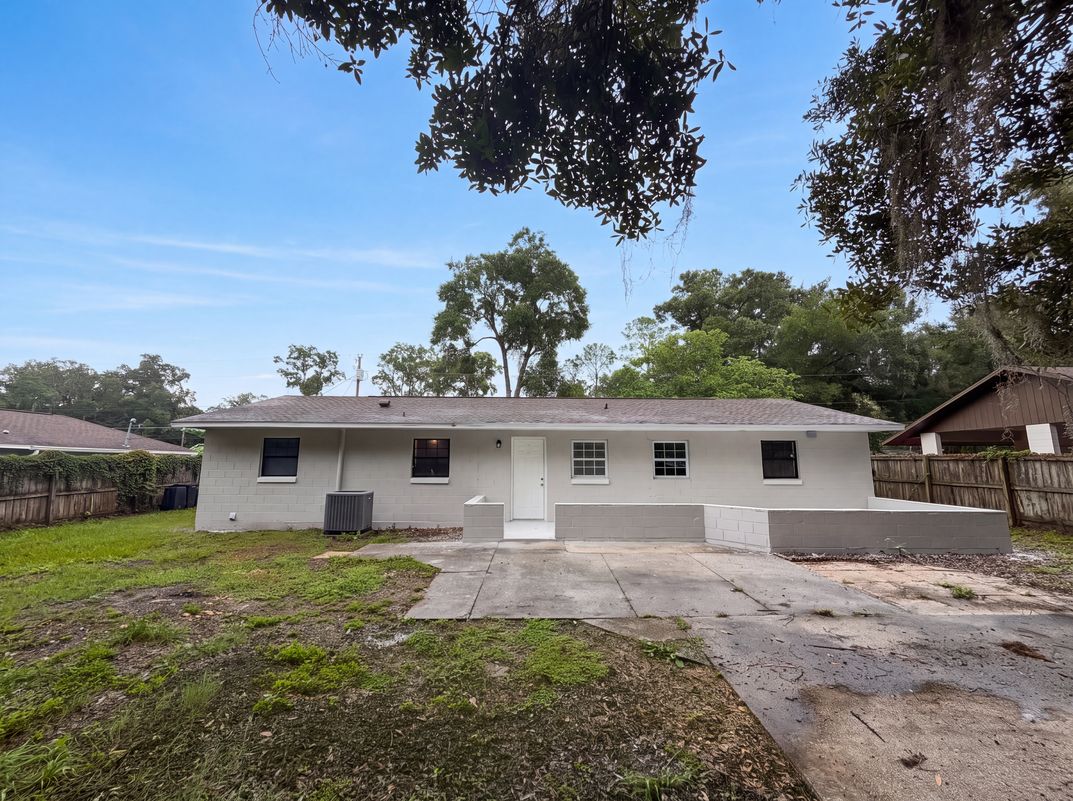 Photo 5 of 26 of 6520 NW 61st Ct, Ocala, FL