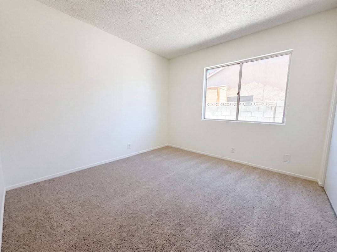 Photo 9 of 20 of 3152 Viewcrest Ave, Henderson, NV