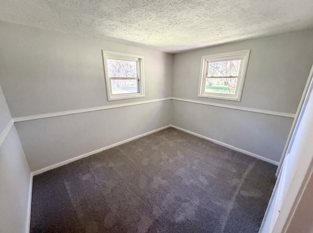 Photo 14 of 19 of 2434 W 67th St, Indianapolis, IN