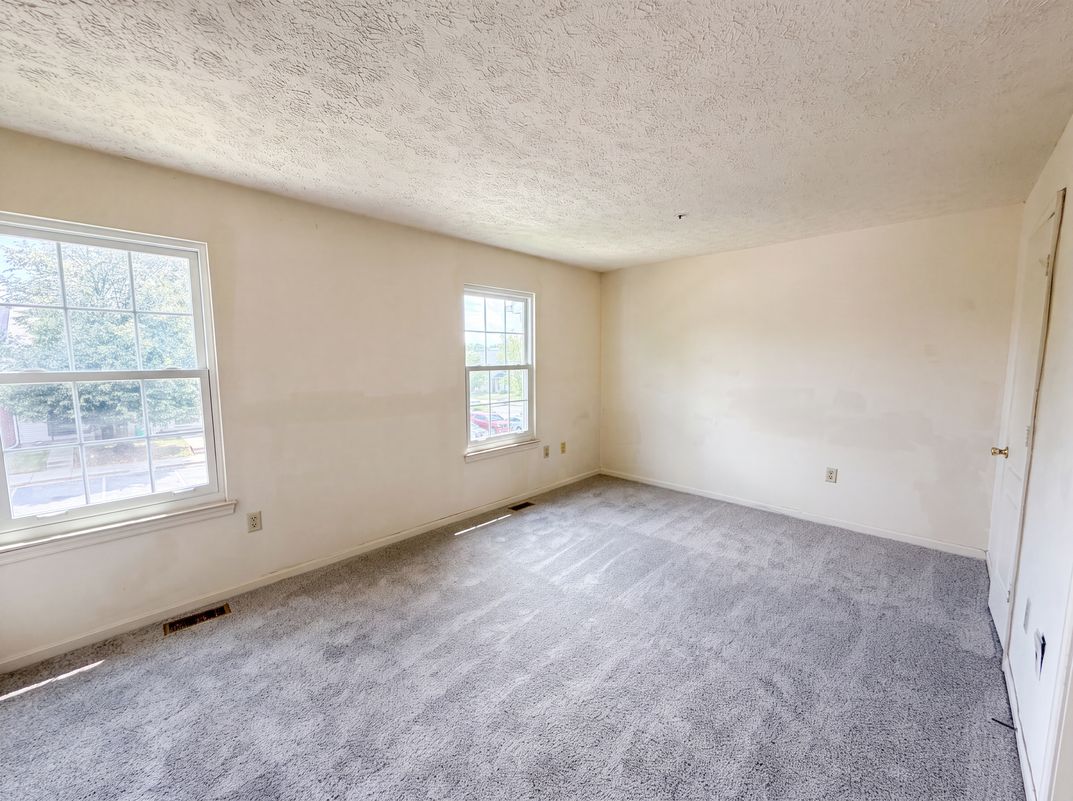 Photo 4 of 17 of 2726 Crestwick Pl, District Heights, MD
