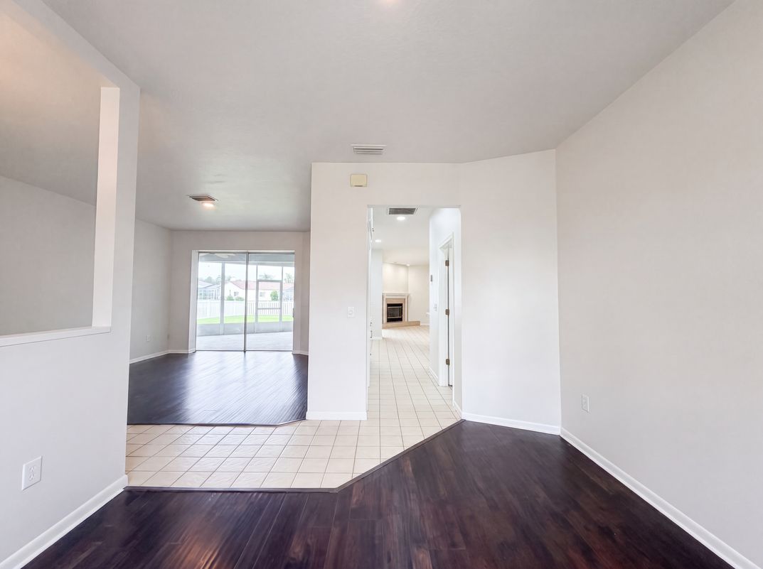 Photo 9 of 28 of 12919 Prestwick Dr, Riverview, FL