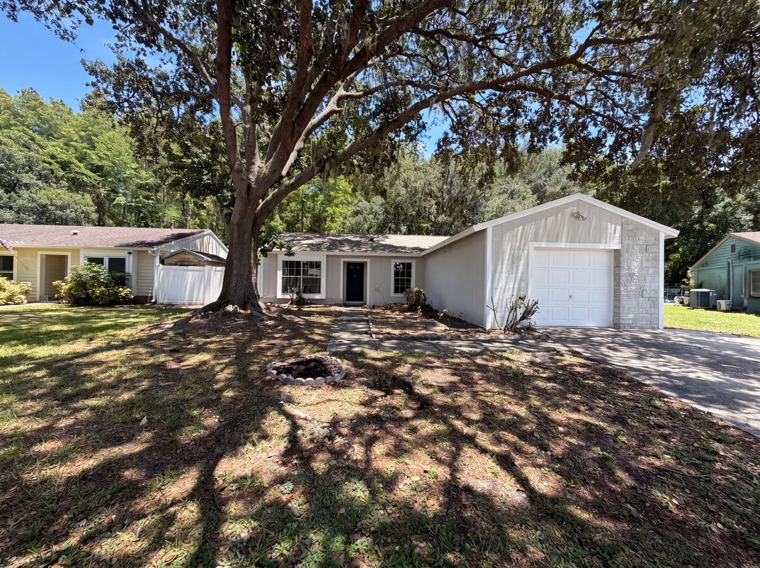 Property photo 1 of 5720 Kneeland Ln