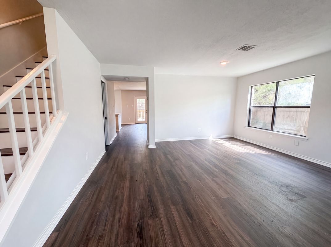 Photo 6 of 22 of 15426 Canteen Creek Dr, San Antonio, TX
