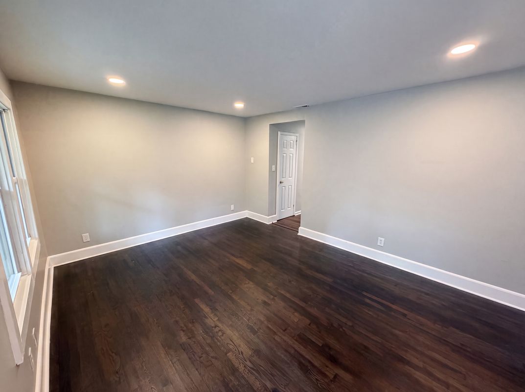 Photo 3 of 19 of 528 Kentbrook Dr, Charlotte, NC