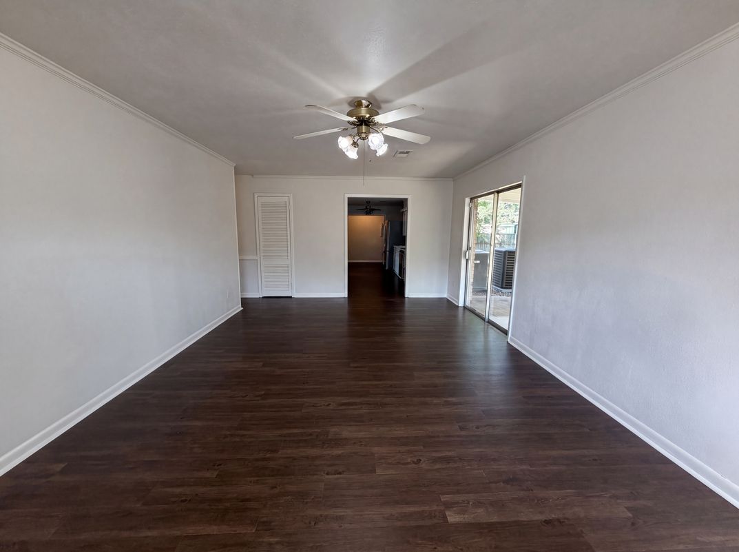 Photo 6 of 18 of 504 Love Cir, Corsicana, TX