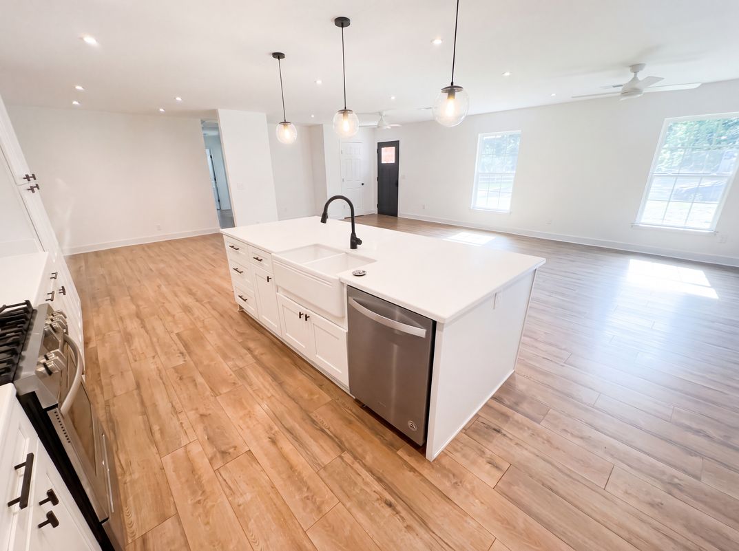 Photo 7 of 26 of 1625 Windsor Dr, Waycross, GA